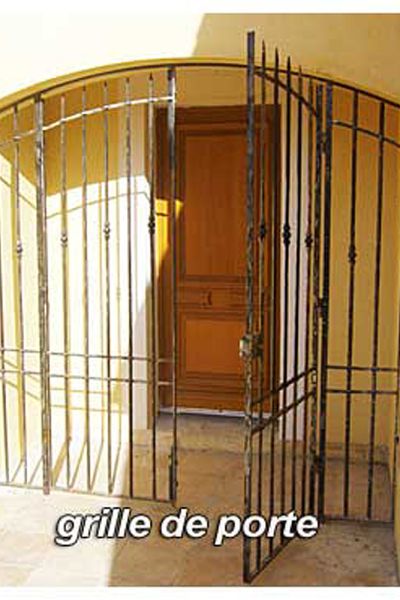 grille-de-porte-gp1306478155-26AB-EB38-D169-7D437BD96AF0.jpg
