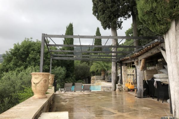 pergola-maria-grasse-187FA1C51-B872-0BBD-183D-6FA1F917569C.jpg